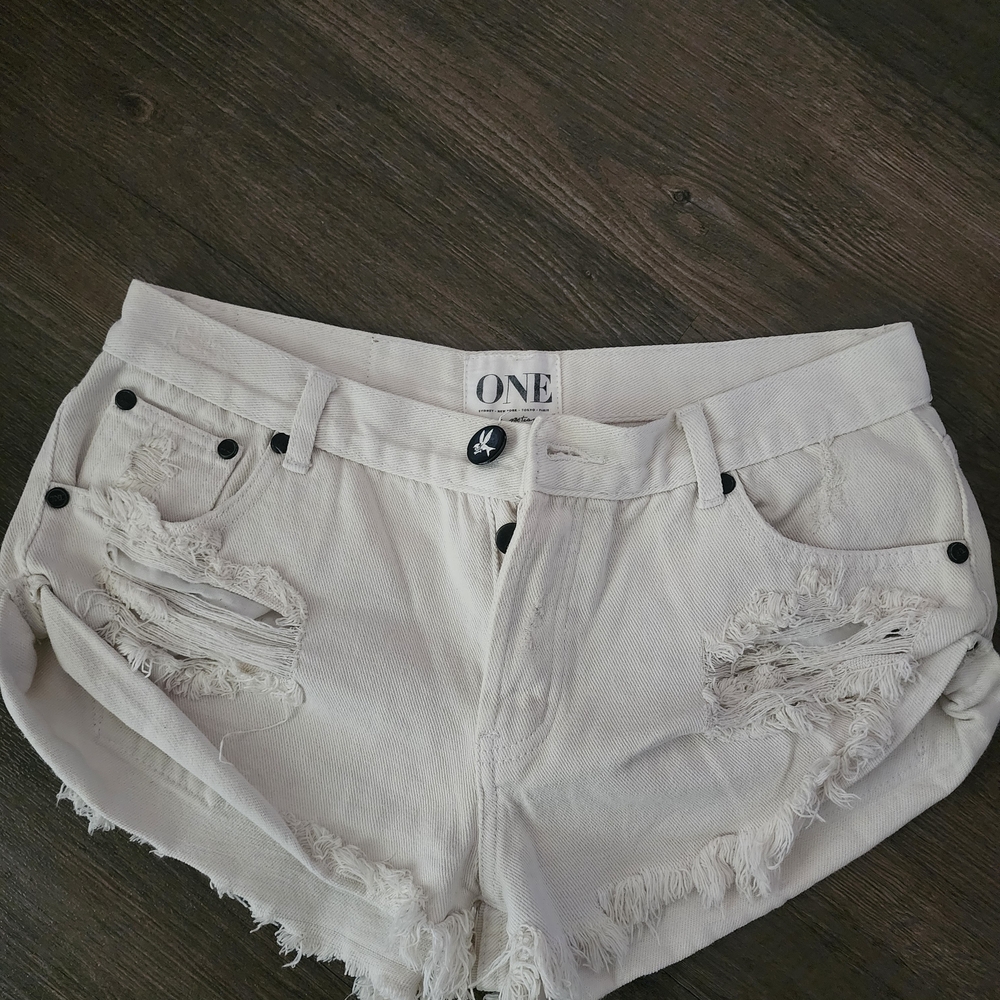 Authentic OneTeaspoon Women's Off White Distressed Shorts